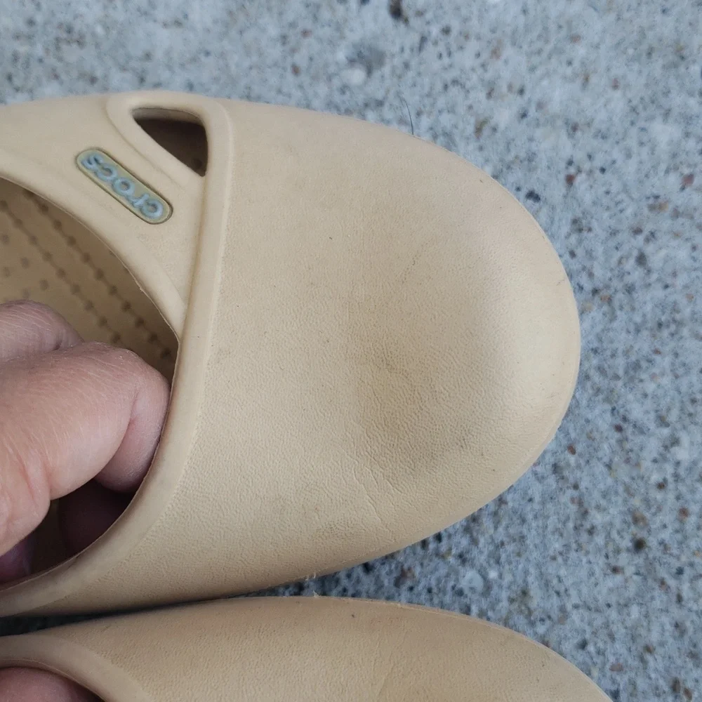 Crocs Womens Olivia Slingback Iconic Comfort Shoes Size 7 Lightweight Neutral